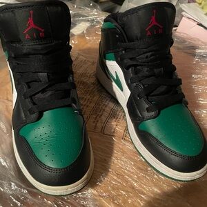 Nike Kids Sneakers - Black and Green with Red Accents